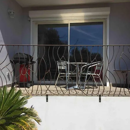 A Vecchio 28 M² Avec Piscine Apartman *